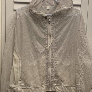 Lululemon Sheer White Hooded Windbreaker w/Inside Velvet Floral Design - Size 6